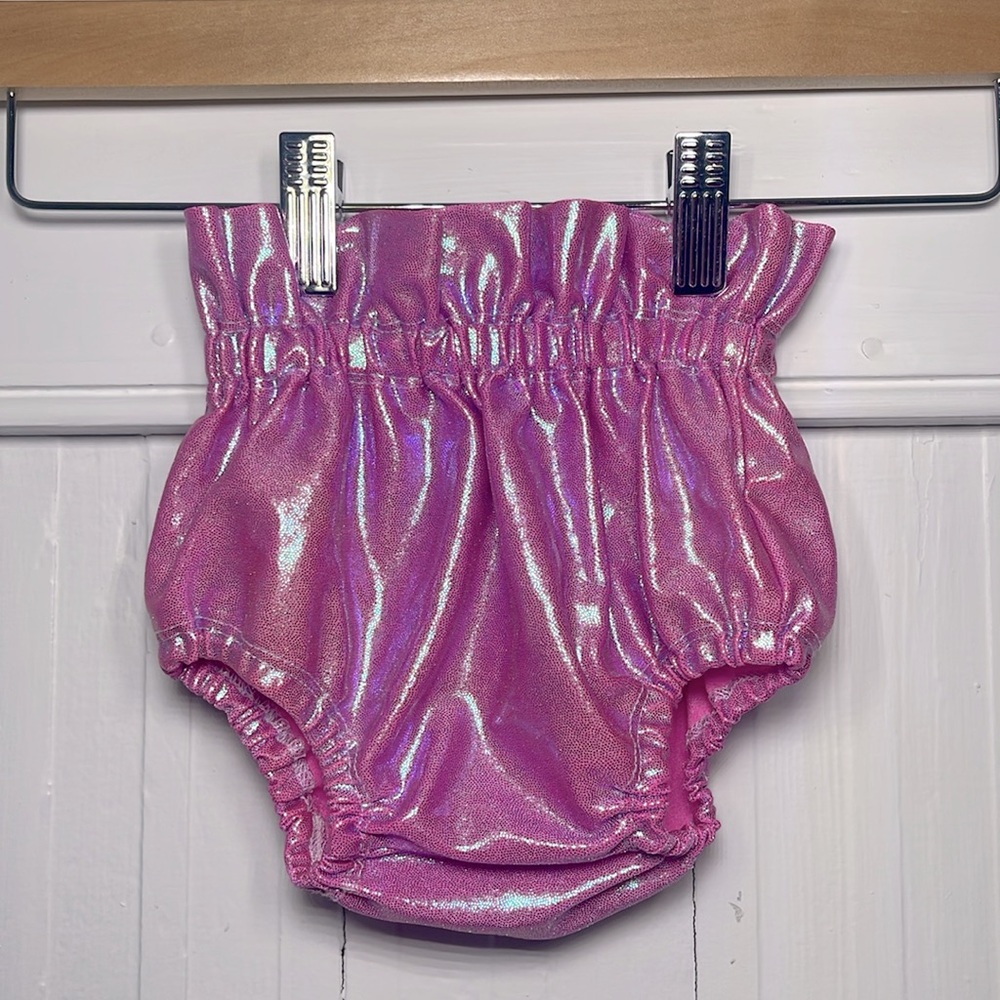 BOUTIQUE EUC Metallic Pink Elastic Paper Bag Waist Barbiecore Bloomers Bloomies